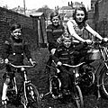 WIGNEHIES - Une jolie photo de famille en 1950 ***