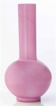 a_large_opaque_pink_glass_bottle_vase_qing_dynasty_18th_century_d5379591h