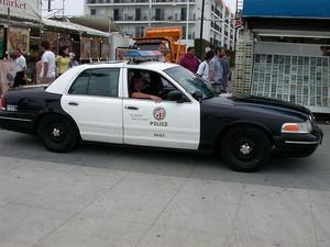 LAPD_car_in_campton