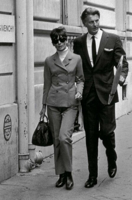 audrey_hepburn_et_hubert_de_givenchy__une_amitie_mythique_en_25_cliches_25_7900_jpeg_north_499x_white