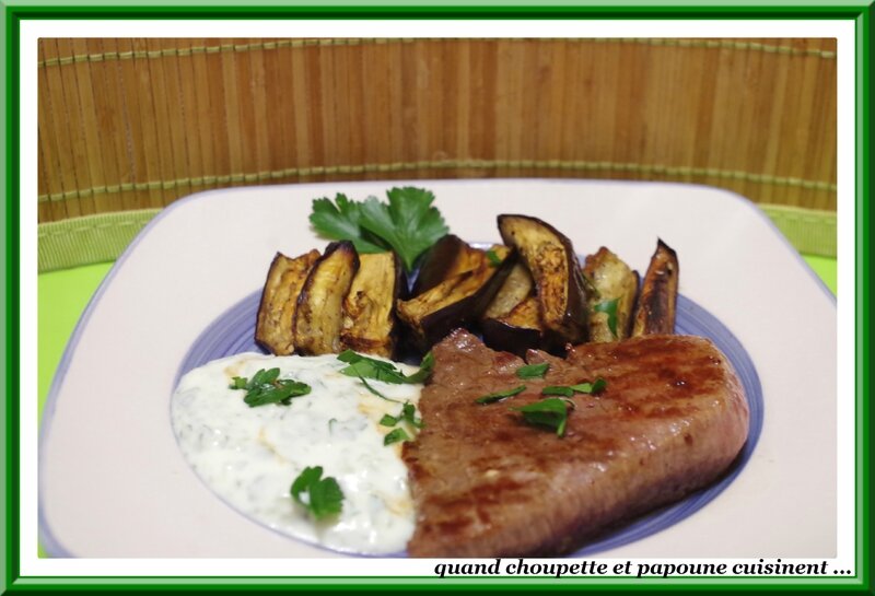 steak de boeuf, frites d'aubergines et sauce au yarout-5468
