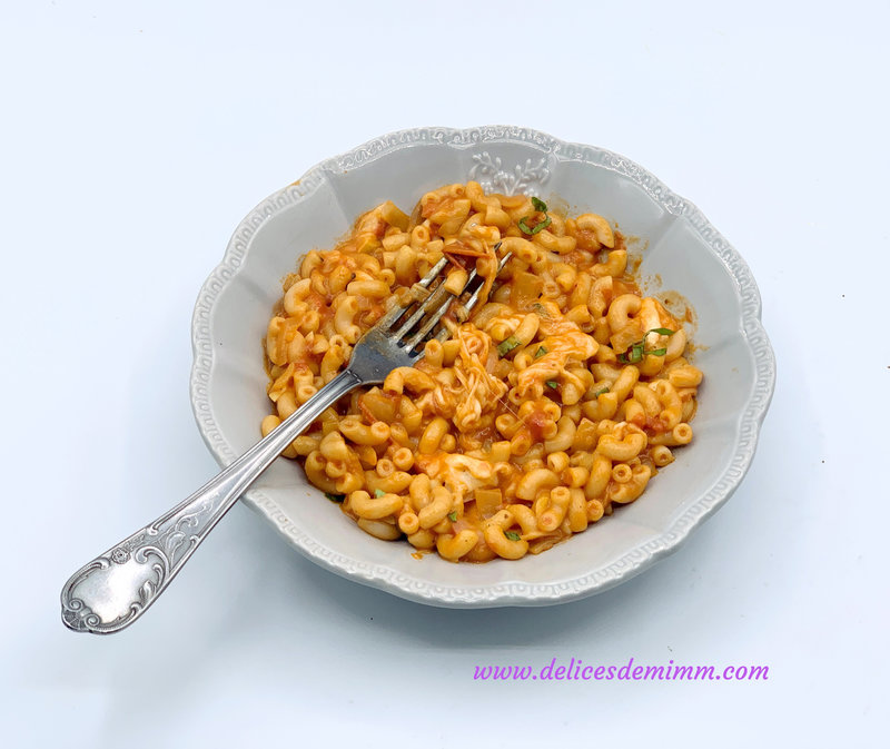 Risotto de cornettes à la tomate et à la mozzarella