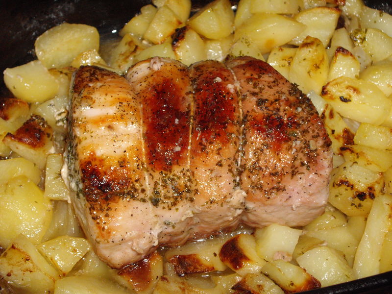 Rôti de porc et ses pommes de terre au four Petite cuisinière