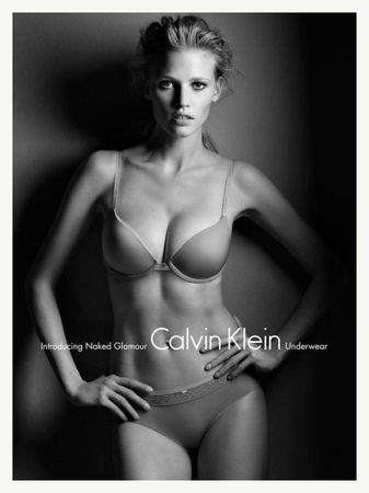 Lara_Stone_pour_Calvin_Klein_Underwear_1