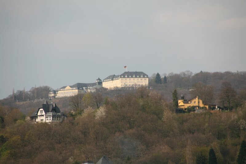 le Petersberg, ancienne résidence d'hôtes de la RFA, devenue un hôtel depuis que Berlin est de nouveau capitale.