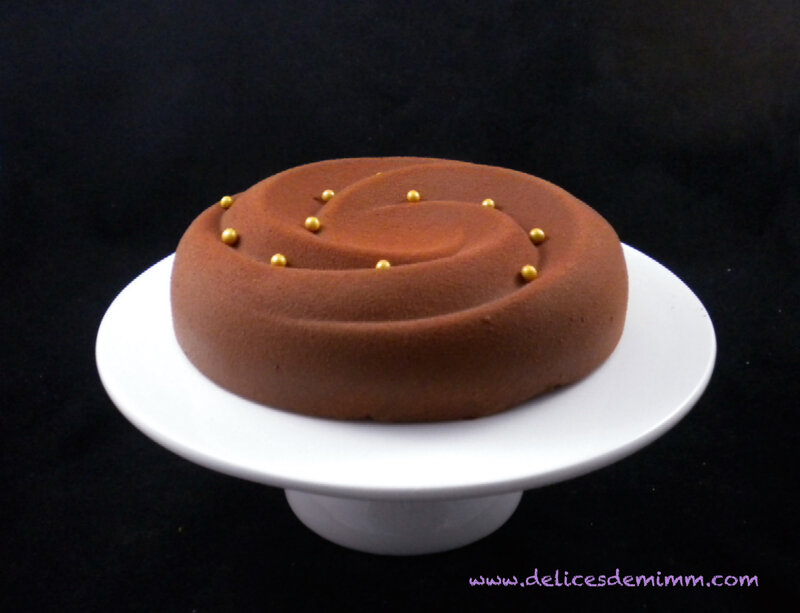 Spirale chocolatée sur brownie aux noix 2