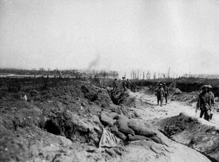 800px_Road_to_Pozieres_August_1916__AWM_EZ0084_