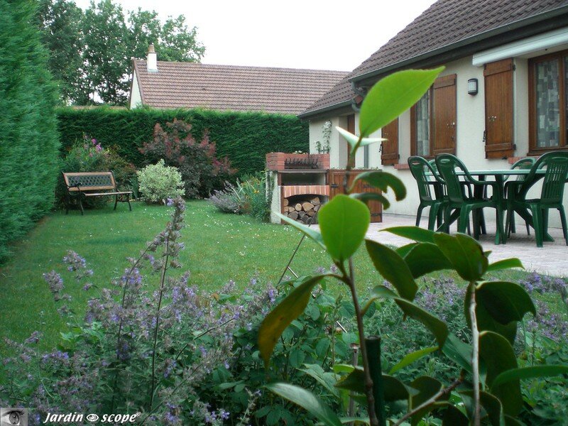 Banc ornant un coin de mon jardin