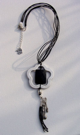 collier_noir