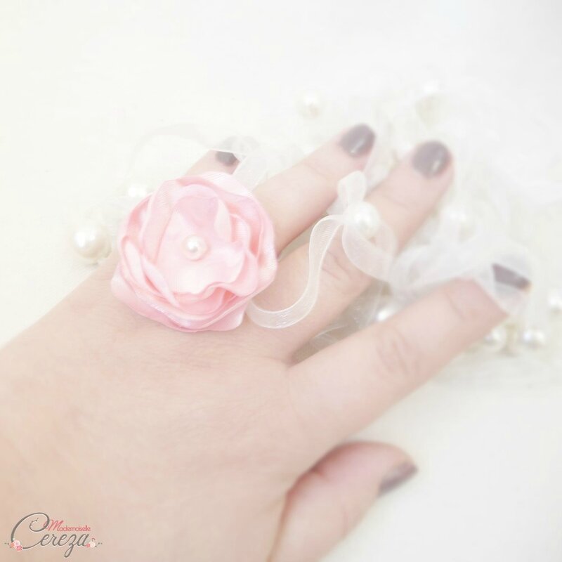 bague-fleur-cadeau-femme-témoin-rose-perle-bijou-mariage-mademoiselle-cereza-deco-1