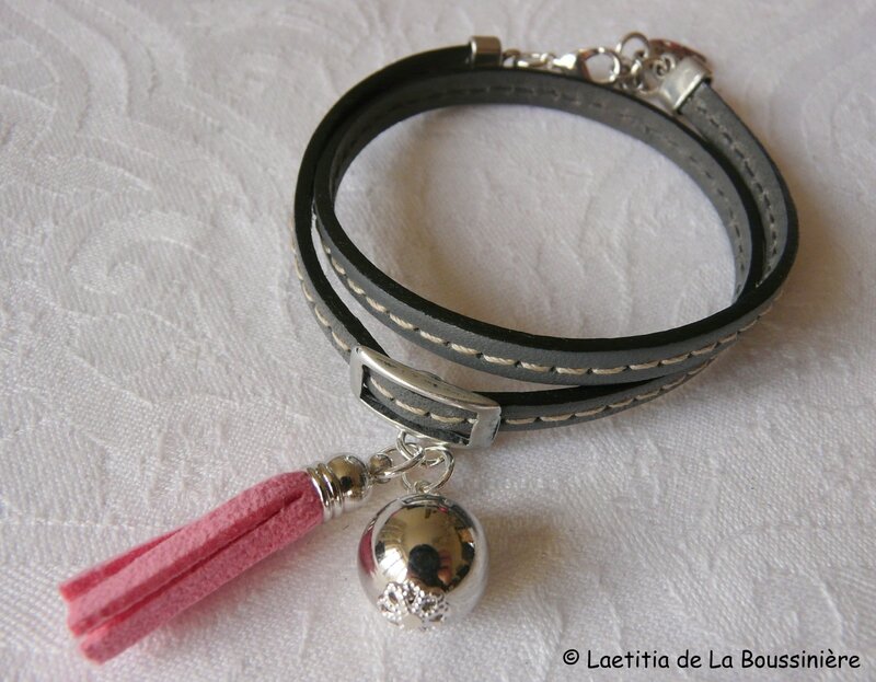 Bracelet Pompon gris (pompon rose)
