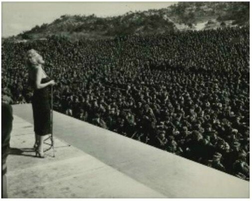 1954-02-18-korea-2nd_division-bulldozer_bowl-054-1