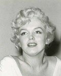 1958_Marilyn_WhiteDress_01_Sofa_020_010