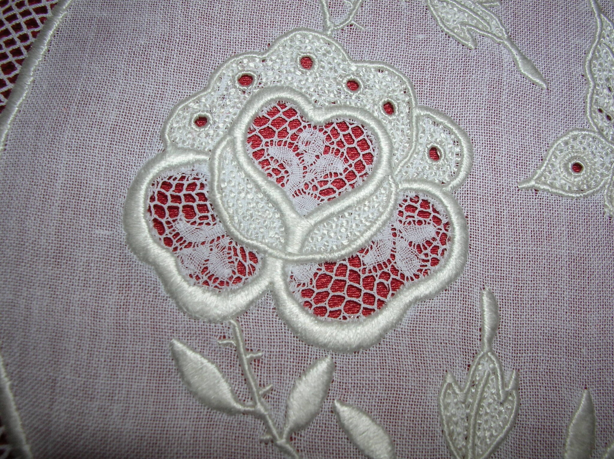 papillons_et_rose_broderie_tourangelle_3