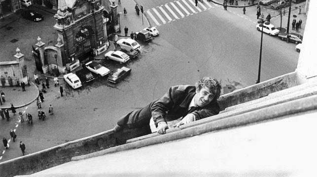 jean-paul-belmondo-a-paris-en-1975-lors-du-tournage-de-quot-peur-sur-la-ville-quot-d-henri-verneuil-photo-afp-1630941214