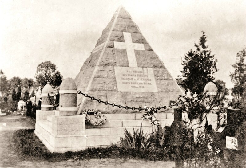 AVESNES-Cimetière franco-allemand