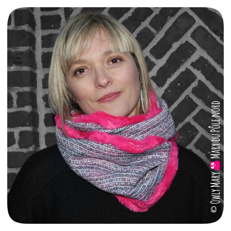 PH2016-12-07-18-01-209-owly-mary-du-pole-nord-fait-main-snood-tour-de-cou-automne-hiver-maryse-gris-lainage-rose-fausse-fourrure-synthetique