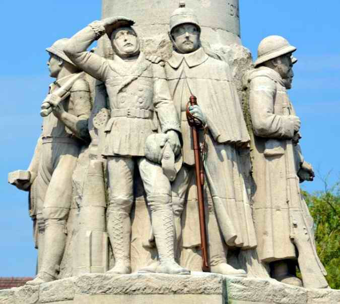 Monum Amiens12