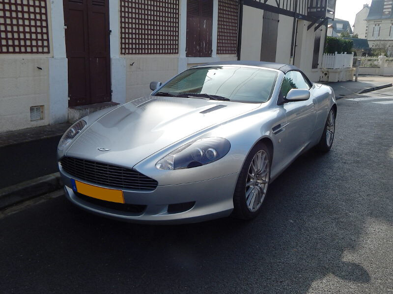 AstonMartinDB9Volanteav1