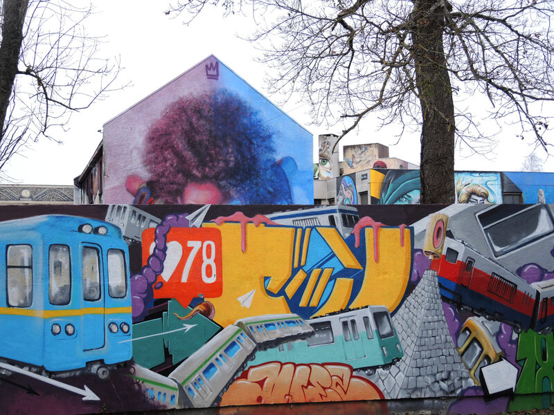 Lurcy-Lévis, Street art city, derrière le mur