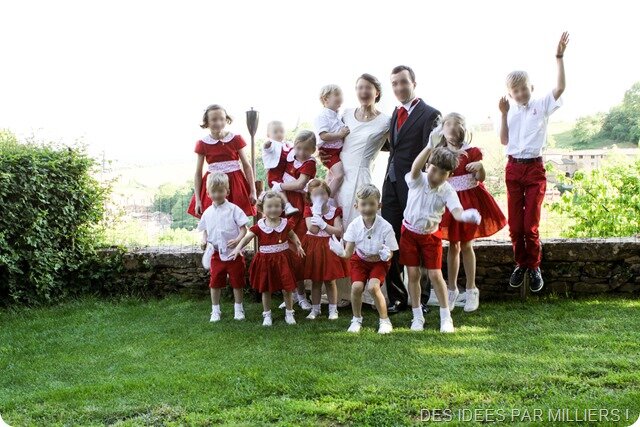 WindowsLiveWriter/MariagedeClmenceetBaptiste_C6A2/Cortège Rouge et Liberty - Des Idées Par Milliers - Photo groupe_thumb