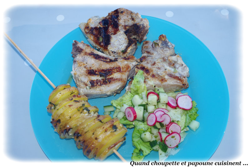 côtelettes d'agneau et brochette de pomme de terre-691