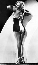 1947-07s-FOX_studios-portrait-swimsuit_bicolore-015-1