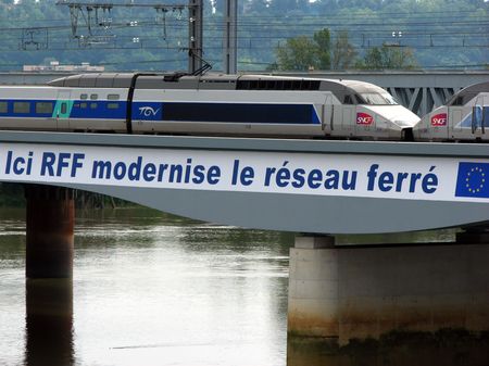 Travaux_nouveaux_pont_Garonne_trains_110
