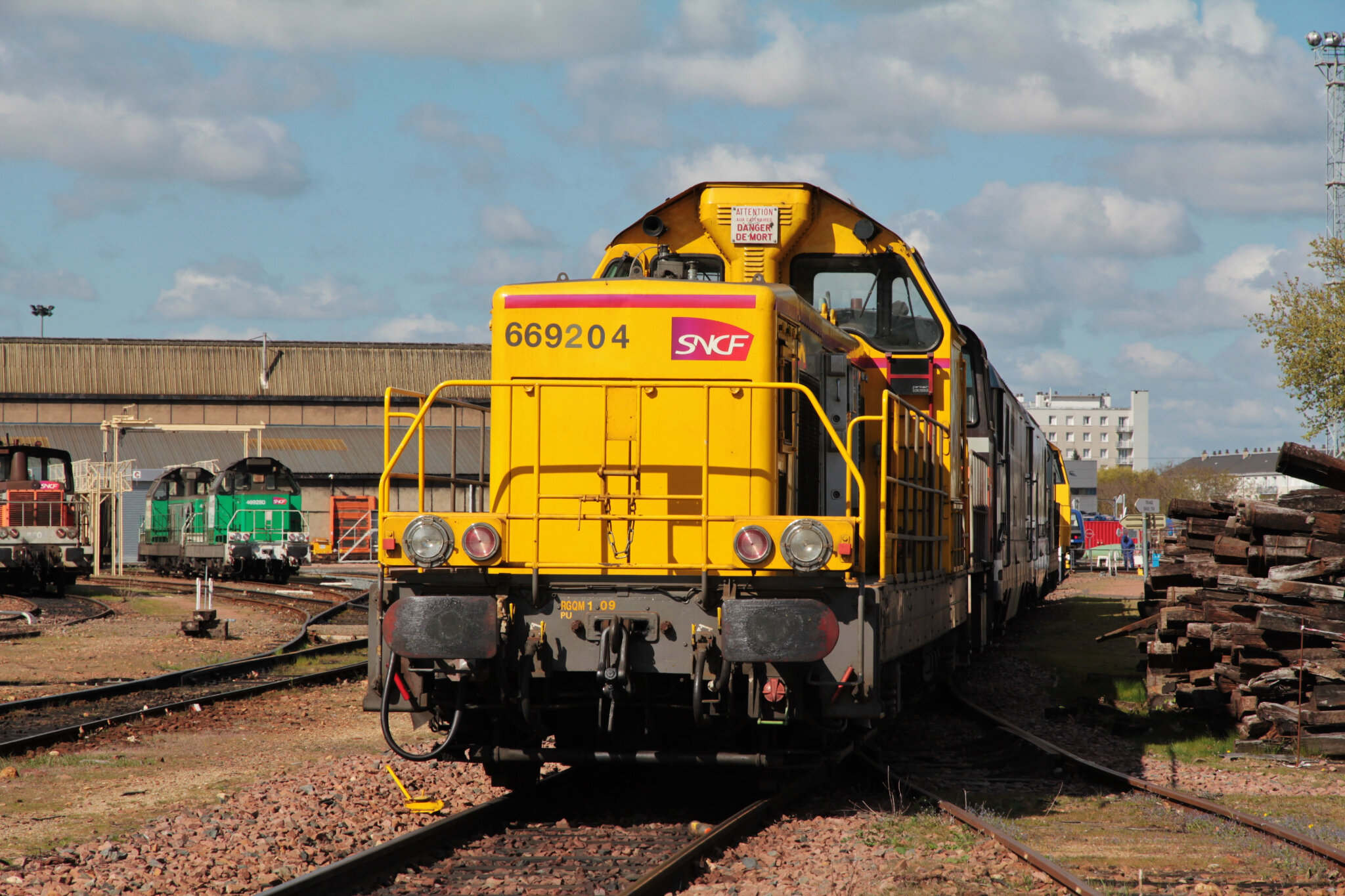 BB 69204 dans le dépôt de SPDC