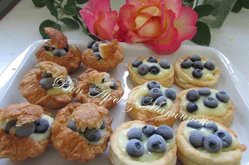 mignardises feuilletées crème vanillée maison et myrtilles 016