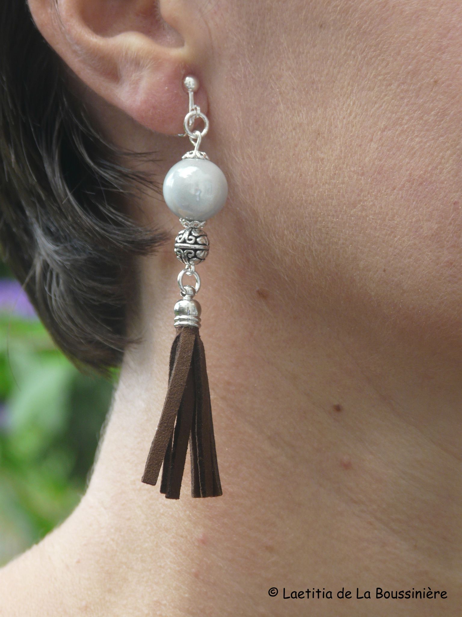 Boucle d'Oreilles Pompon marron