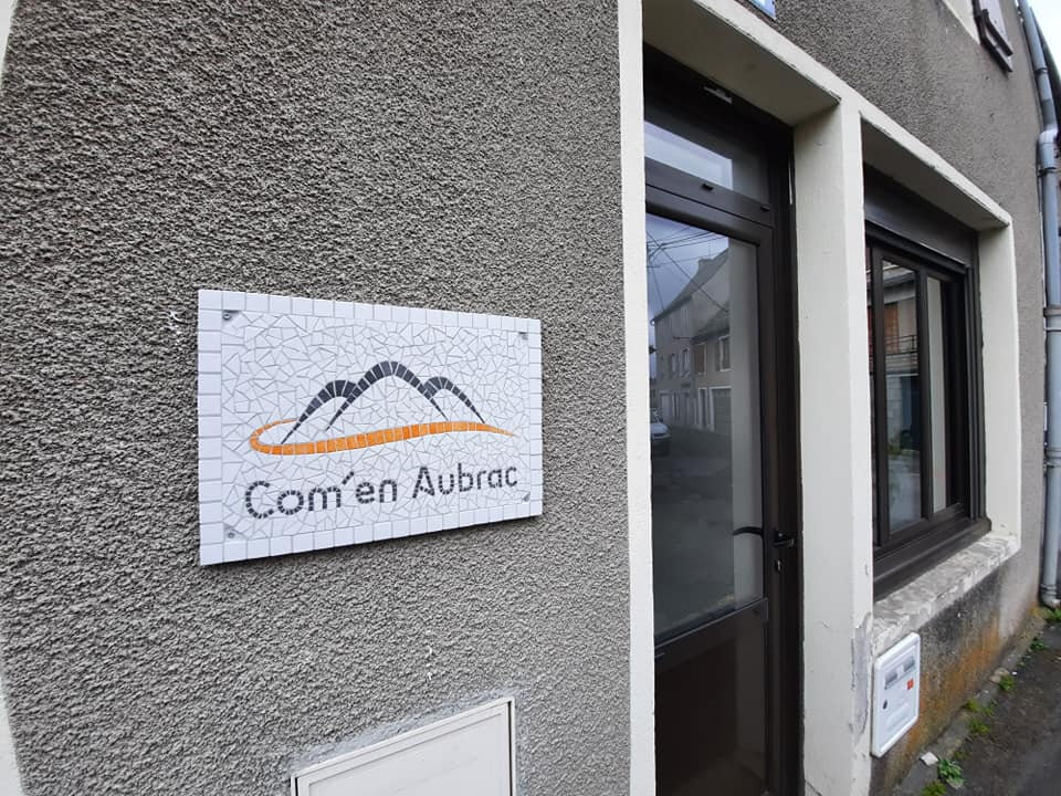 Enseigne Com'en Aubrac