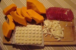 Ravioles pochées dans son potage au potiron et bacon émincé recettes Potage de potiron aux chataignes.