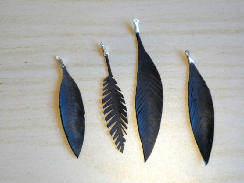 4 plumes
