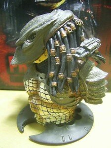 Predator2_Masked_micro_bust3