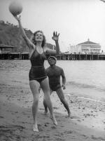 1943-Santa_Catalina_Island-avalon_beach-020-1