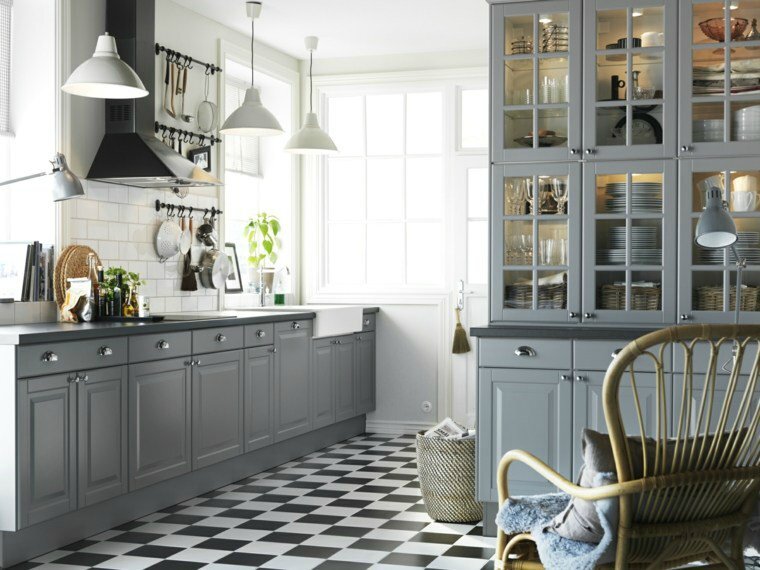 cuisine-design-ikea-plan-de-travail-mobilier-carrelage-noir-et-blanc