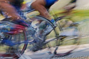 cyclistes_course_bas_section_cote___200196250_001