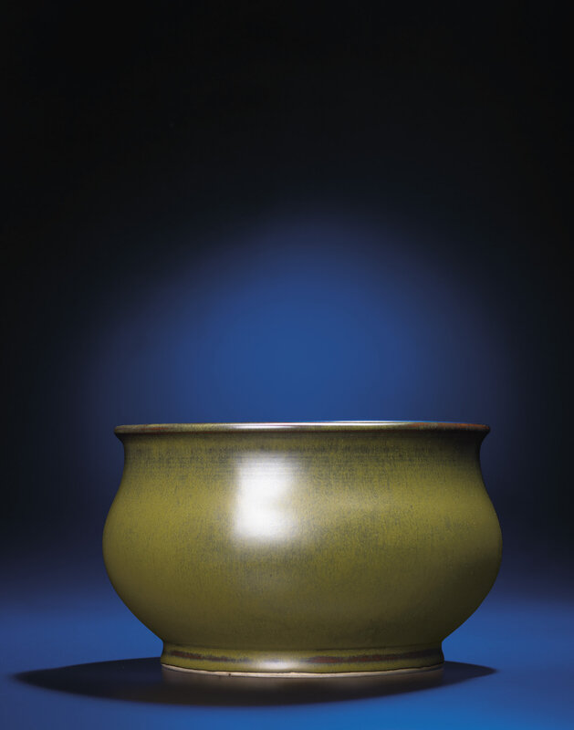 A fine and rare teadust-glazed basin, Daoguang incised six-character seal mark and of the period (1821-1850)