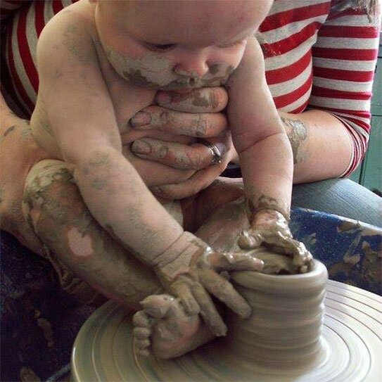 creation-dieu-potier-bebe-argile-tour-543