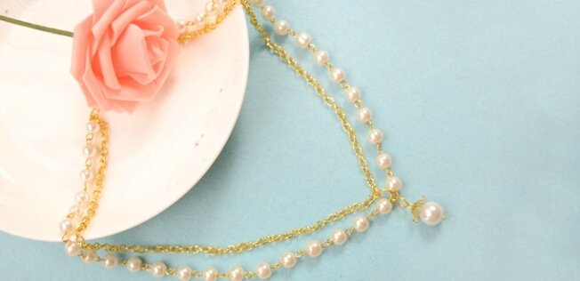office-lady-fashion-how-to-make-long-white-pearl-and-golden-chain-necklace2