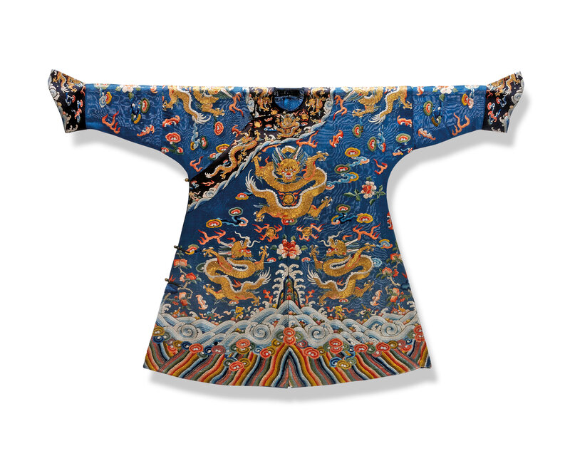 2019_CKS_17114_0227_000(a_rare_embroidered_blue_silk_gauze_childs_dragon_robe_mangpao_19th_cen)