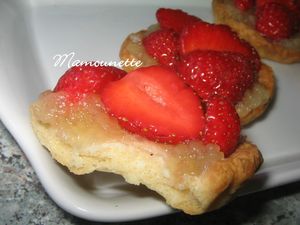 Tartelettes_aux_fraises_Mara_du_jardin_et_compot_e_de_pommes_020
