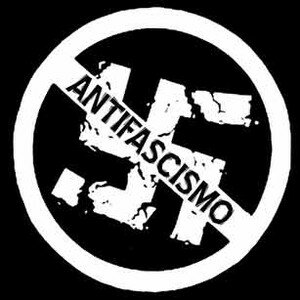 332_7144_a_CHAQUETA_ANTIFASCISMO_f_negro