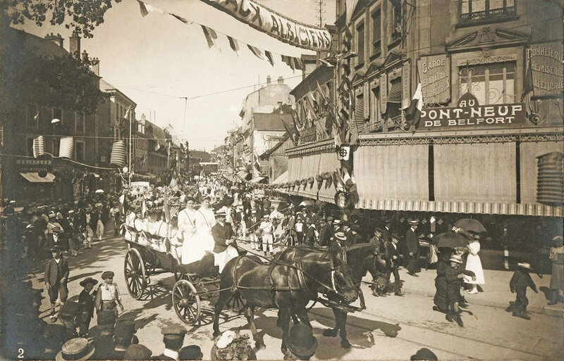 1910 08 15 Belfort CPhoto Concours Gymnastique Fbg de France Chariot Reine FB