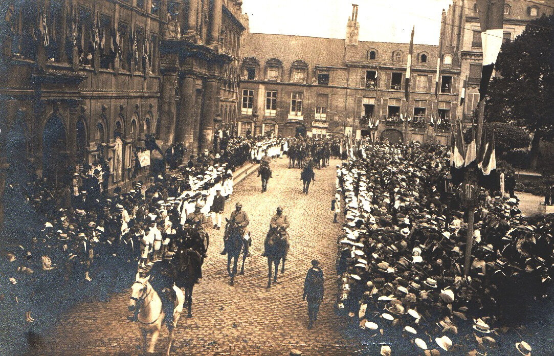 11 09 Caen, Défilé du Retour des Poilus le 13 septembre 1919