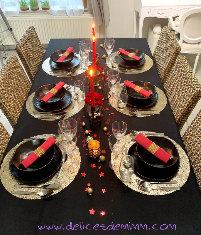 Ma table de Noël en noir rouge et or