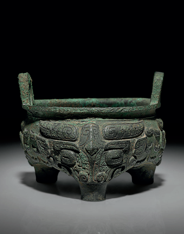 A very rare bronze ritual tripod food vessel, li, early Western Zhou dynasty, 11th-10th century B