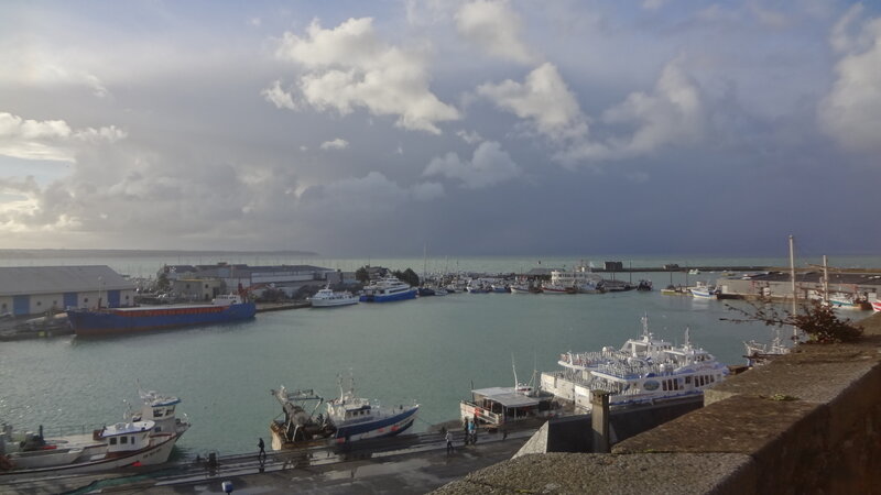 Port_de_Granville_avec_cieux_omineux