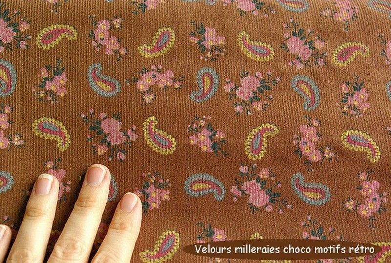 03_Velours_milleraies_choco_motifs_retro